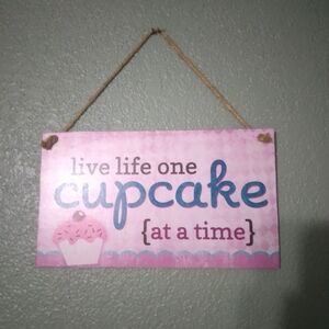 Small wall hanging picture